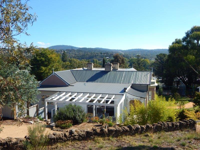The house on the hill faces North but also has views towards the Snowy Mountains.