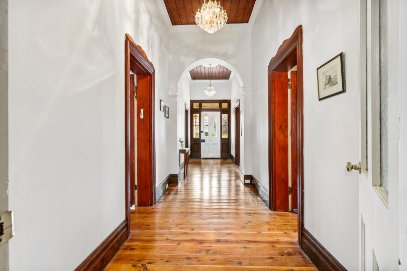 Hardwood floors and period features with 12 feet high ceilings at Albury House