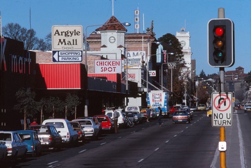 Cars parked on Goulburn's main street in 1982.