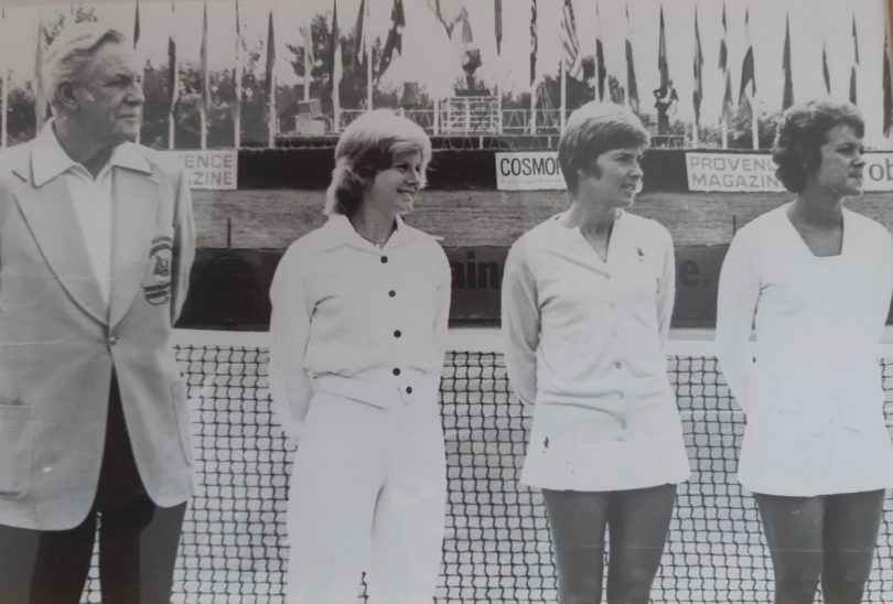 Vic Edwards, Dianne Fromholtz, Helen Gourlay and Evonne Goolagong 