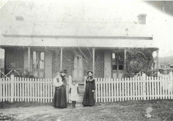 Former residents outside Barber's Cottage