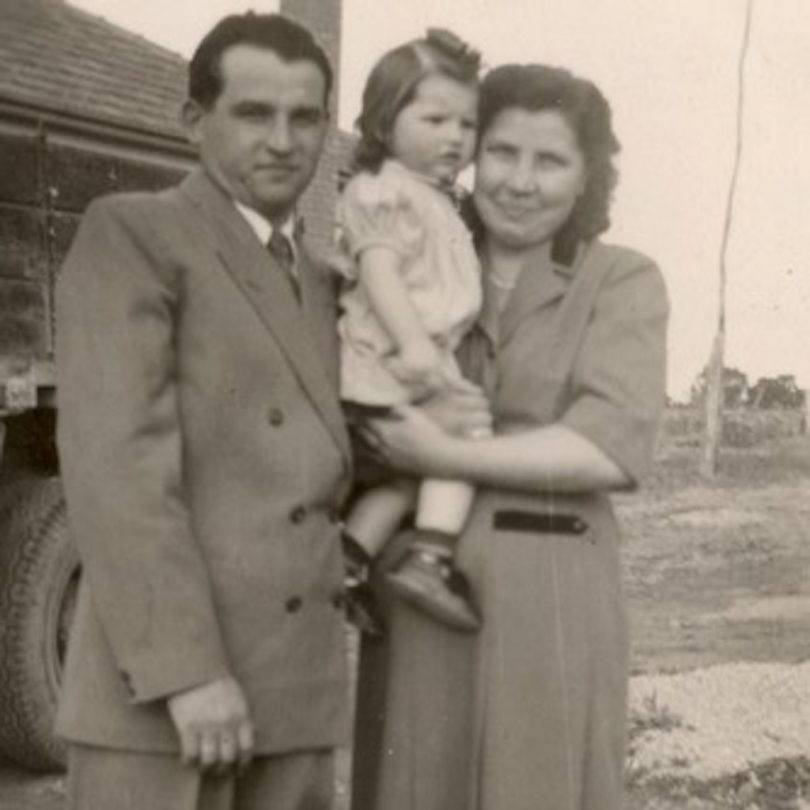 Max, Valentina and Nadia Koschenow in Marulan in 1953