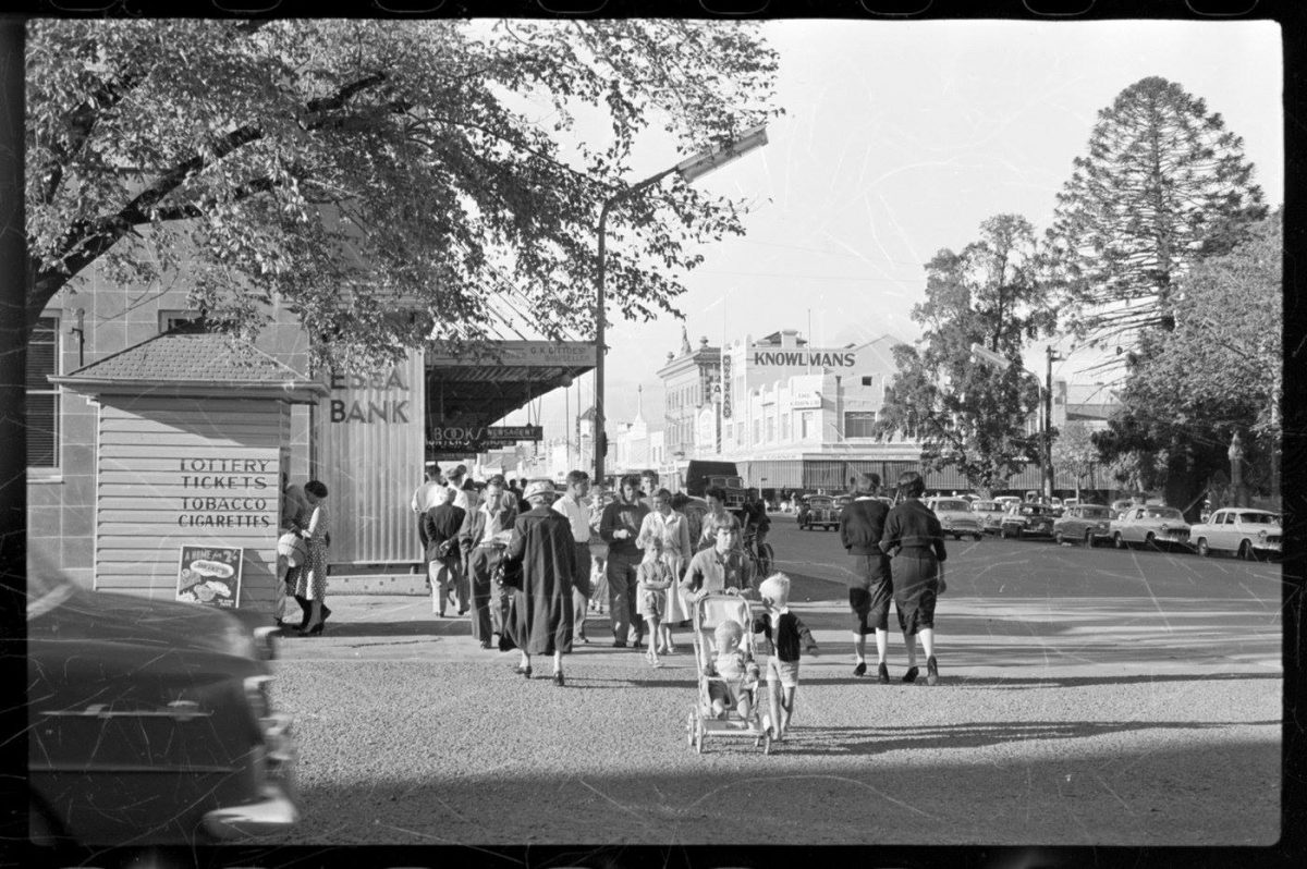 The corner of Montague Street and Auburn Street, Goulburn, in the 1950s.