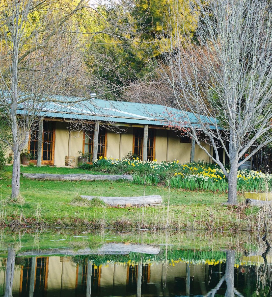 Redbrow Garden Guesthouse near the lake