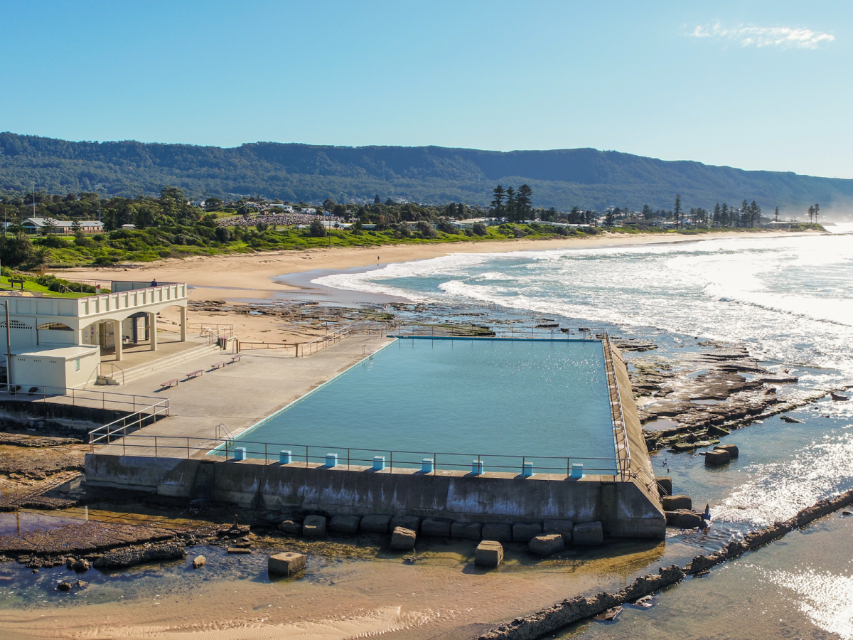 Woonona Rock Pool and Beach