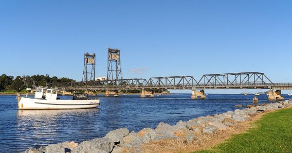 New Batemans Bay Bridge taking shape following community submissions