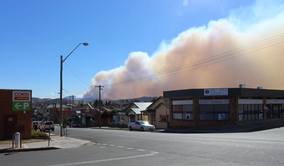 Yankees Gap Fire from Carp Street Bega at 2pm August 15. Photo: Ian Campbell
