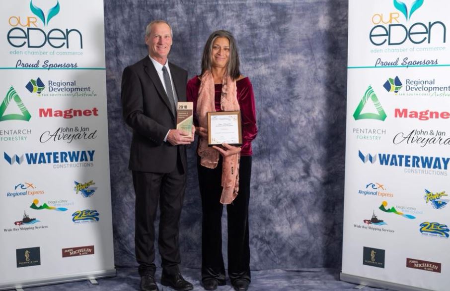 Jess Mitchell from Pentarch Forestry, with Sepa Kengike,, winner of the Customer Service Award. Photo: Peter Whiter & Toni Ward.