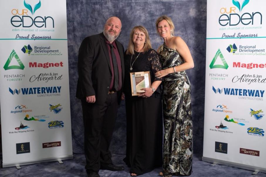 Rob Davis from Waterway Constructions, with Debbie Meers and Natalie Godward from Cruise Eden, winner of the Volunteer or Community Service Award for a Group or Organisation. Photo: Peter Whiter & Toni Ward.