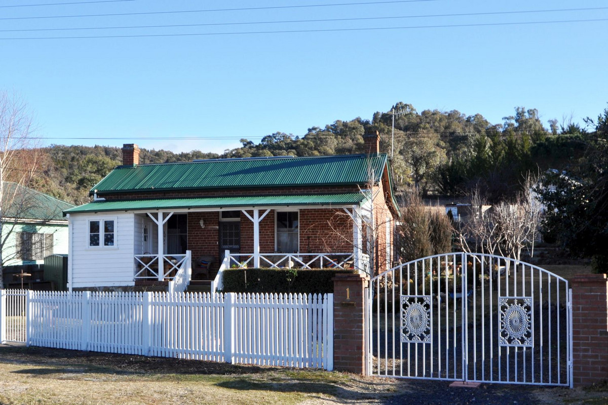 Federation home on the market in the gateway to the Snowy Mountains