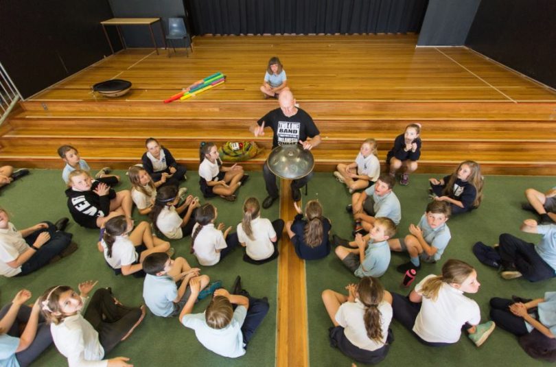 Greg Sheehan in rehearsals with Bermagui Public School. Photo: Chris Sheedy.