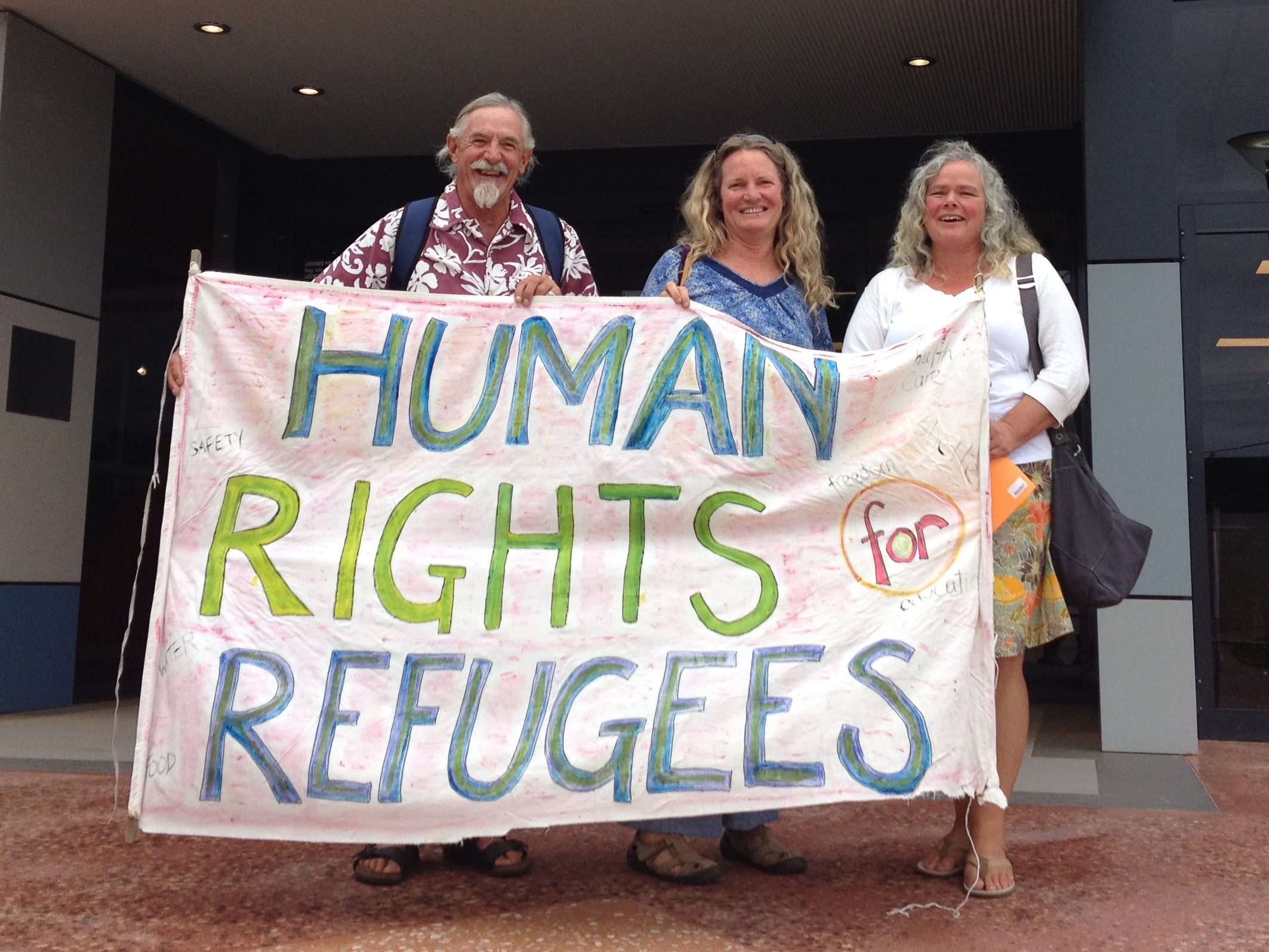Bega Valley refugee signs to stay - 