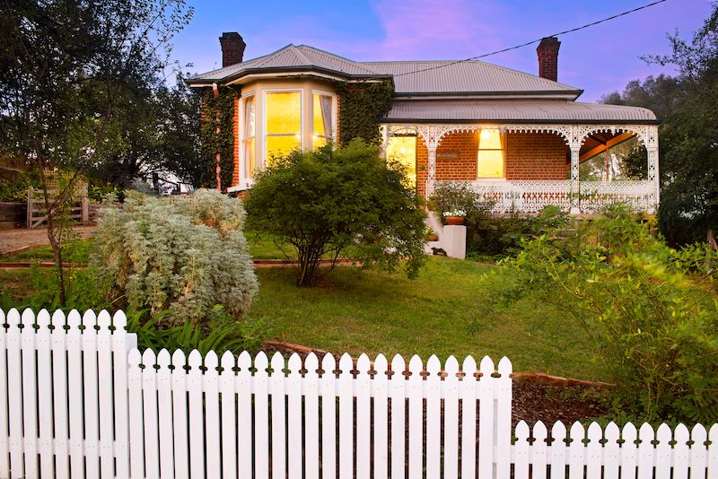 Historic Yass property boasts heritage features and quality finishes from a golden era