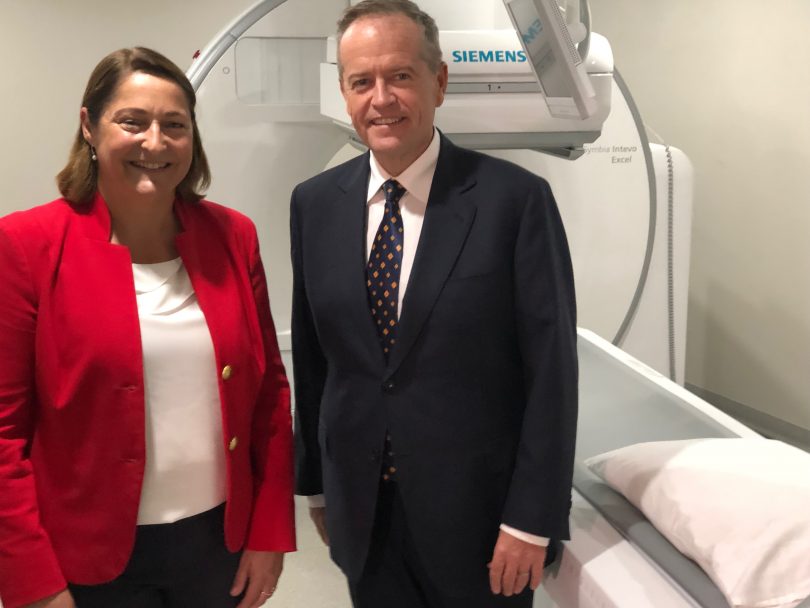 Labor candidate for Gilmorem - Fiona Phillips, and Labor leader - Bill Shorten with the MRI machine at South East Radiology. Photo: Supplied.