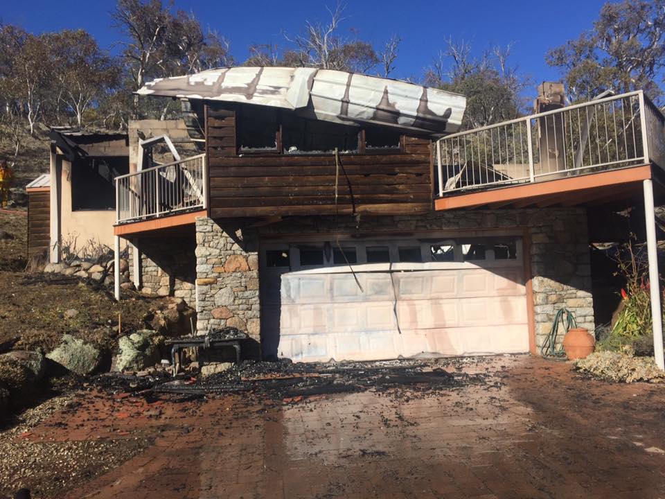 Dramatic and devastating house fire east of Jindabyne About Regional