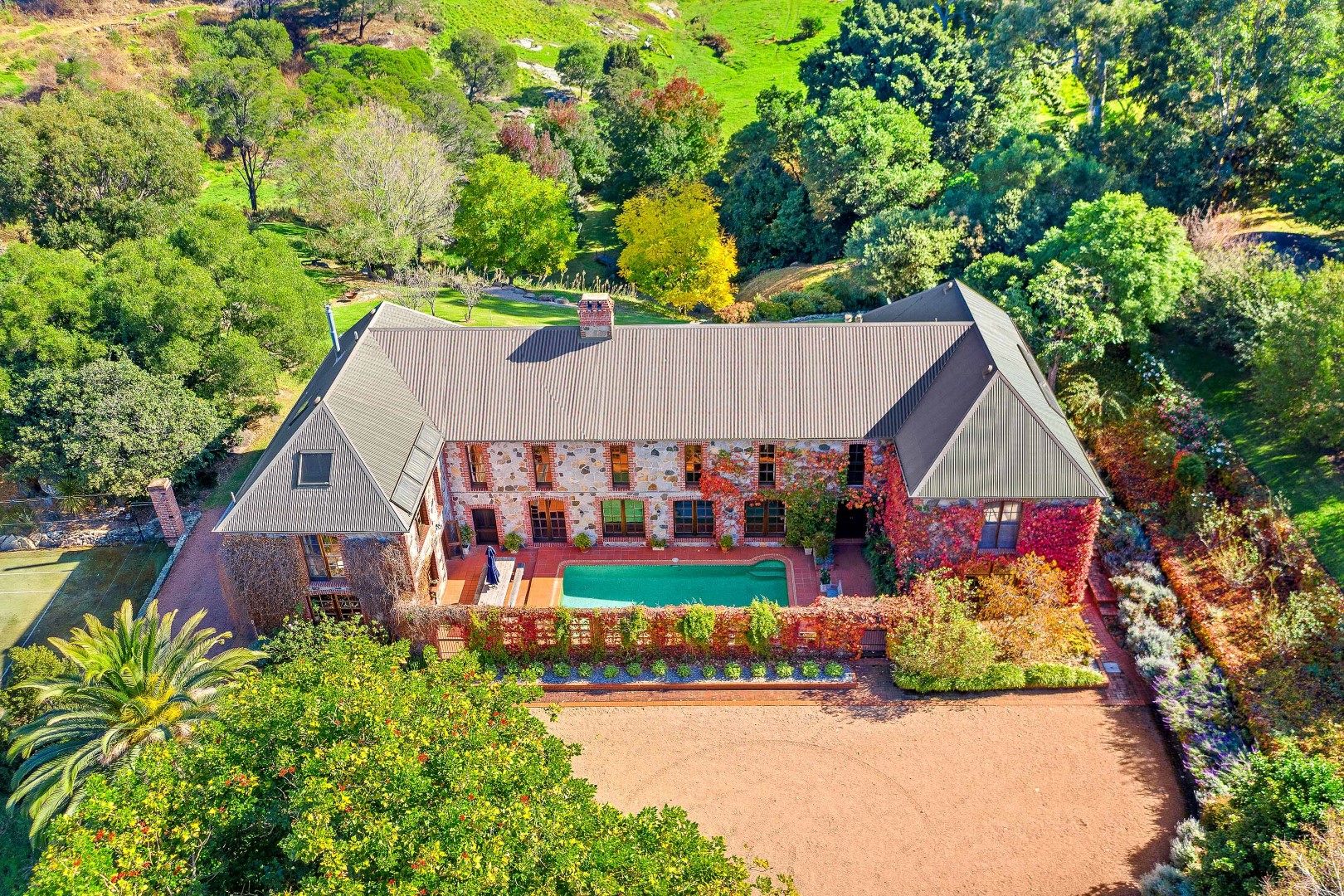 Commanding and impressive yet tasteful and comfortable: a true country estate