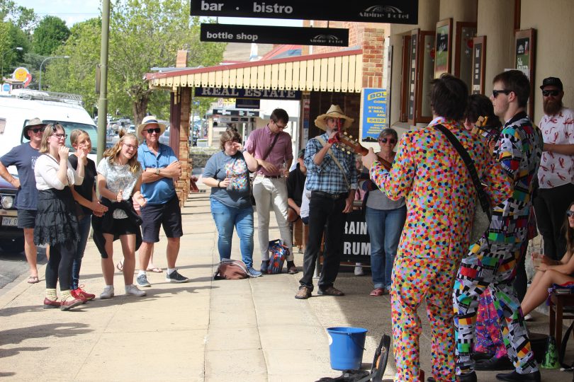 Spectators lined the streets of Cooma for the 2019 Australian National Busking Championships. Photo: Supplied.