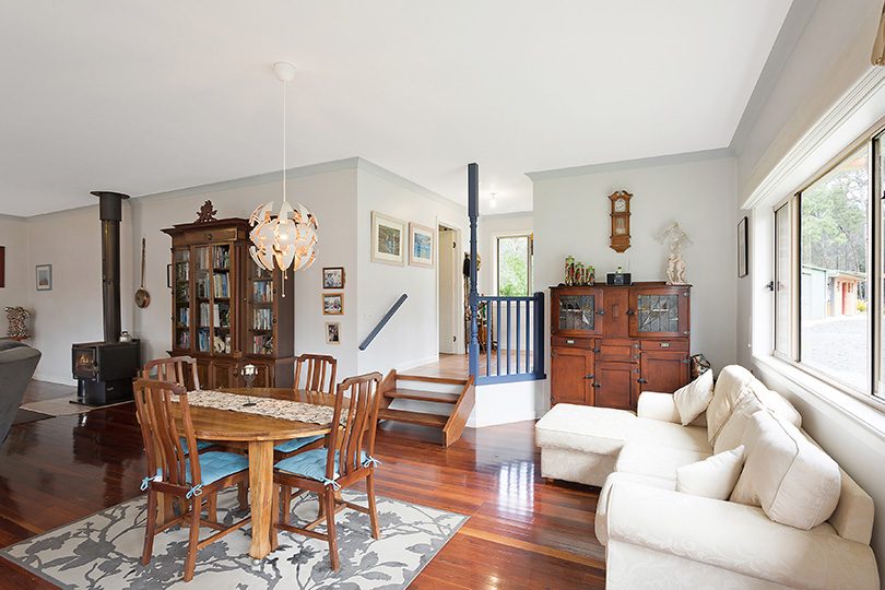 Fully furnished living room.