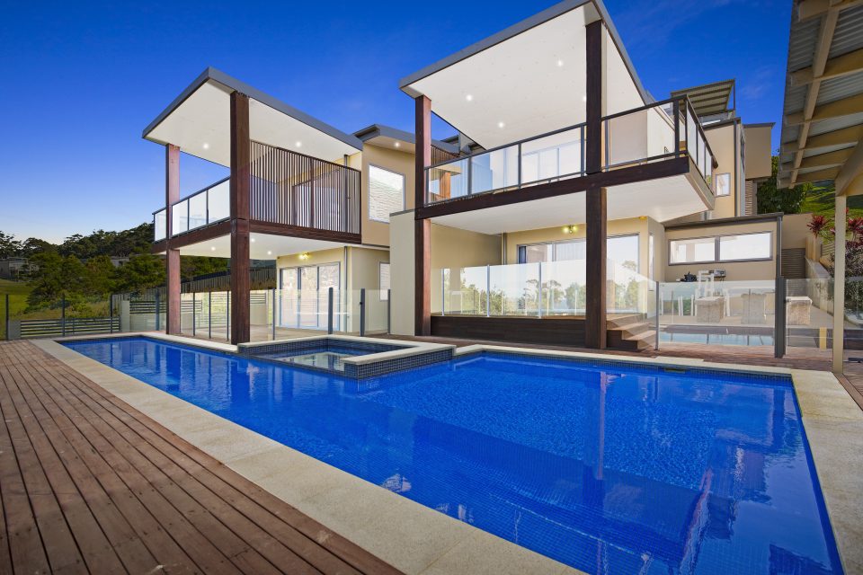 Would you share this luxurious Long Beach duplex? About Regional