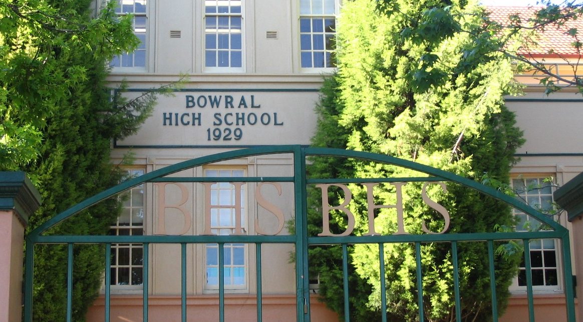 Police investigate bomb hoax at Yass, Bomaderry and Bowral schools