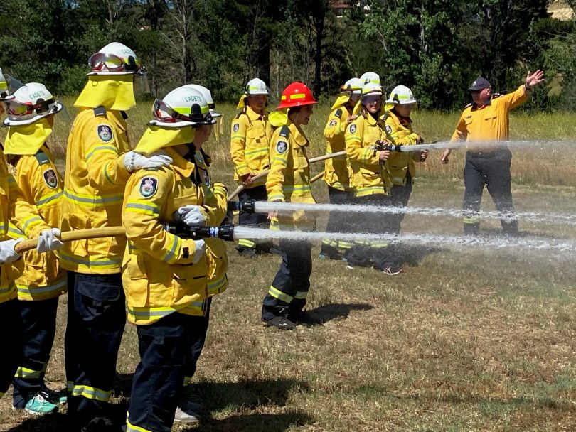 Bombala High School students with firehoses during training course.