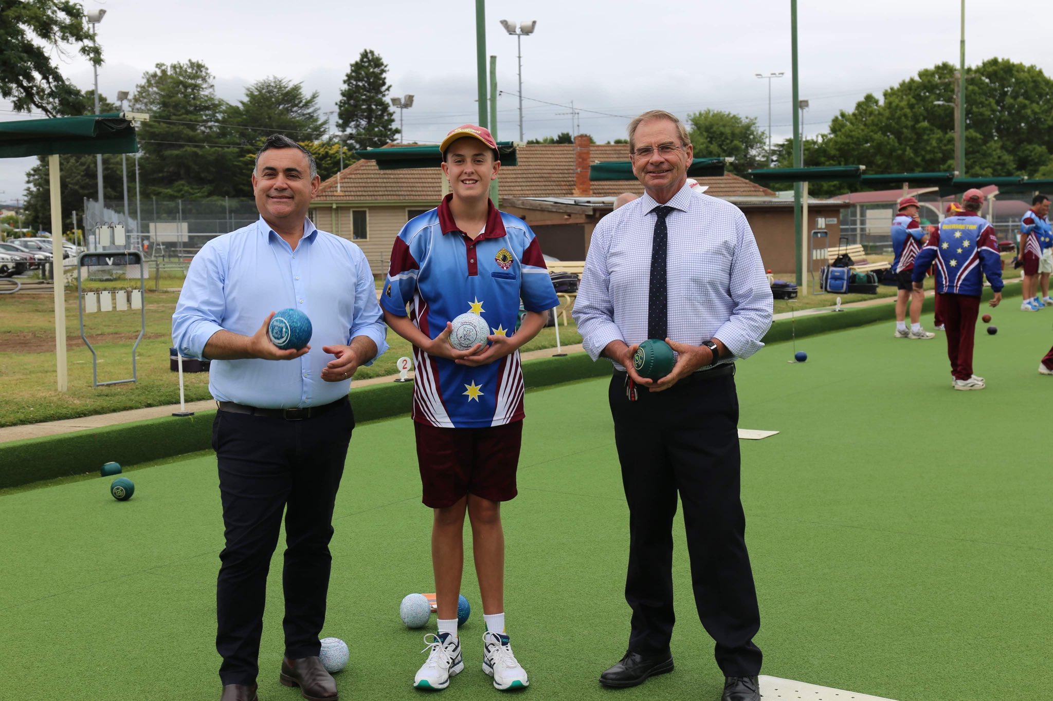 Synthetic greens at Queanbeyan tell story of survival for lawn bowls club