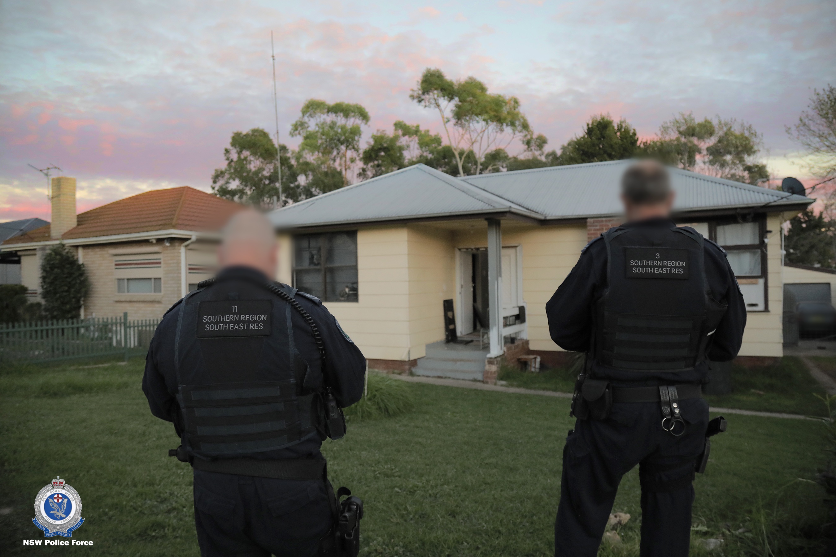 Video: Four arrested in Goulburn drug raids