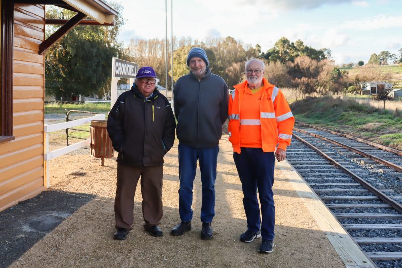 Mike Sheppard-Morris, Brian Castles and Peter Simpson at Crookwell Station