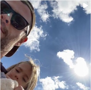 Chris Hemsworth and daughter