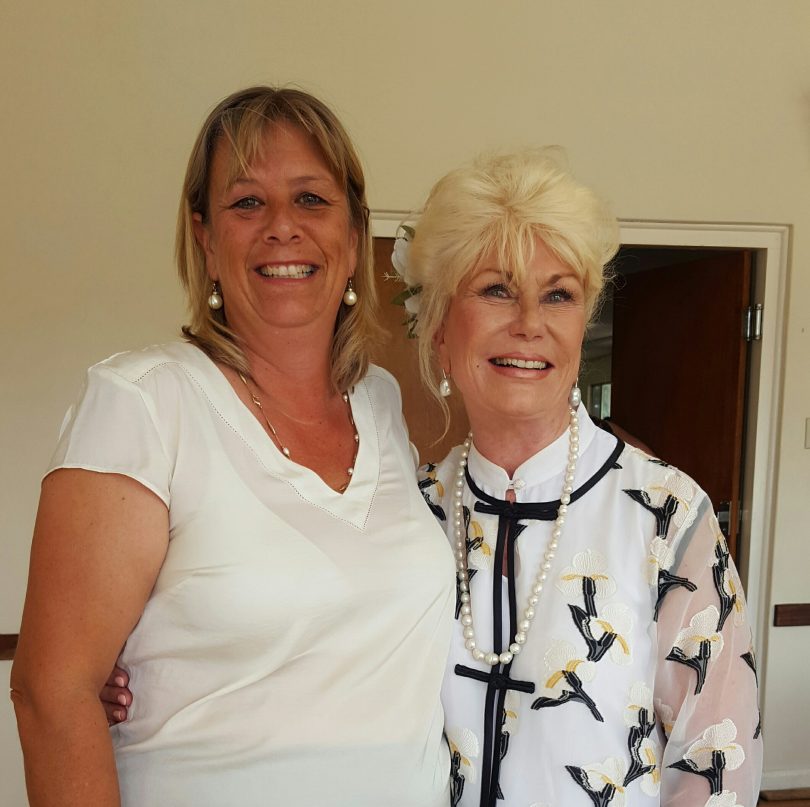 Vivien Thomson and Di Morrissey at 2015 Jugiong Writers' Festival