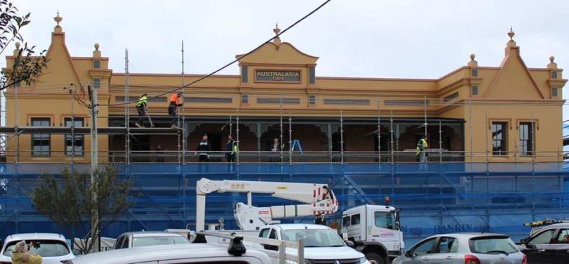 Restoration work to Hotel Australasia's facade