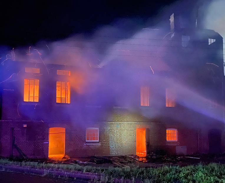 Heritage-listed Kenmore Hospital in Goulburn goes up in flames
