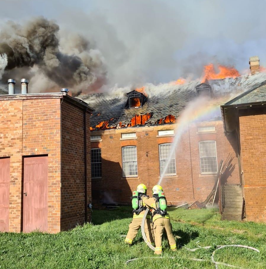 Two teenage boys dealt with over Kenmore Hospital fire in Goulburn