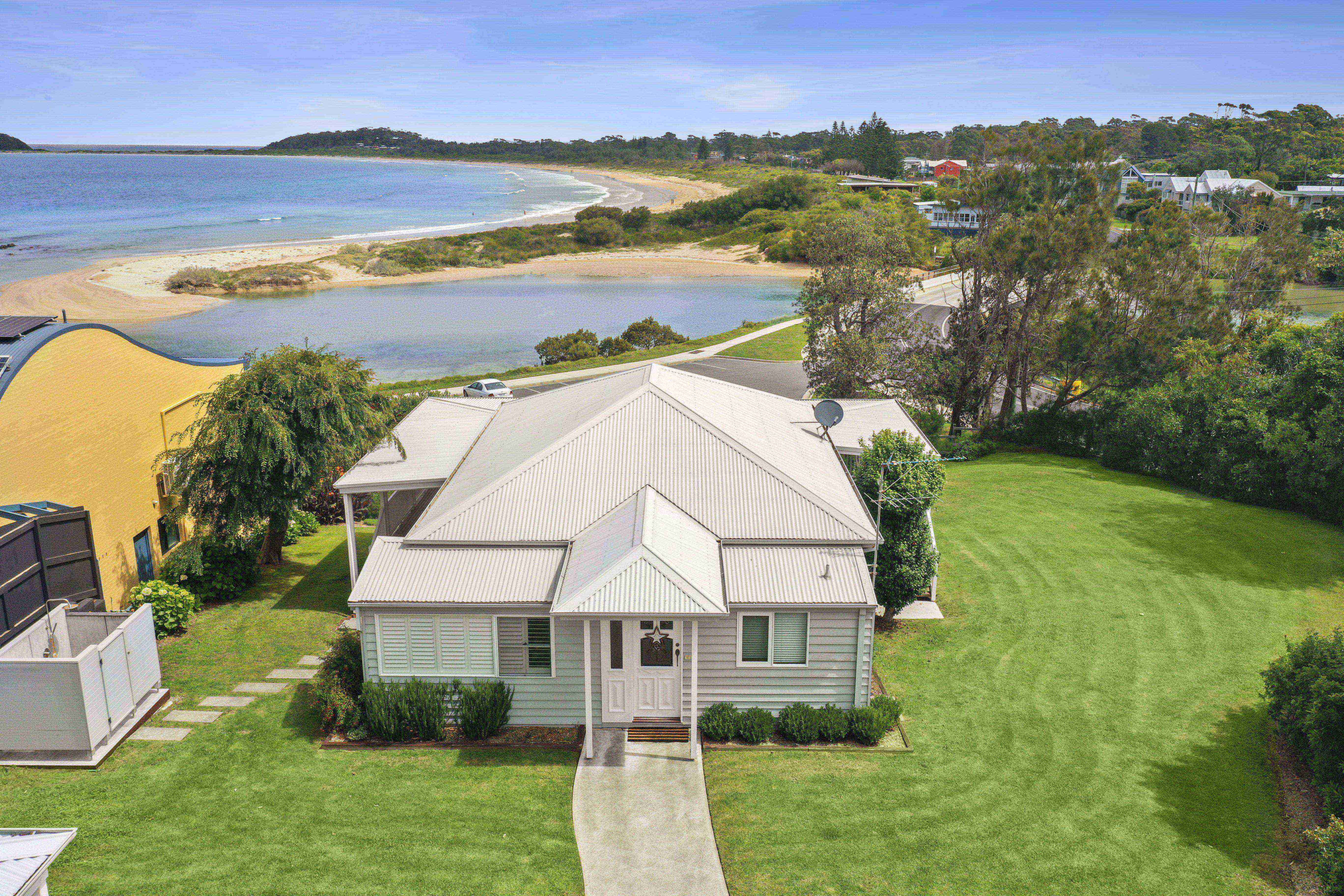 Iconic Mossy Point beachfront house expected to fetch nearly $3 million