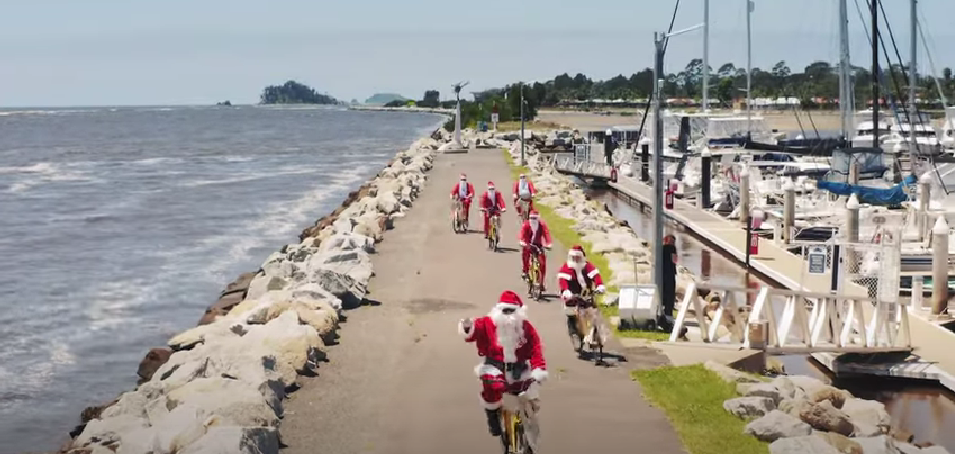 Santas sleigh it in new promotional video for Batemans Bay