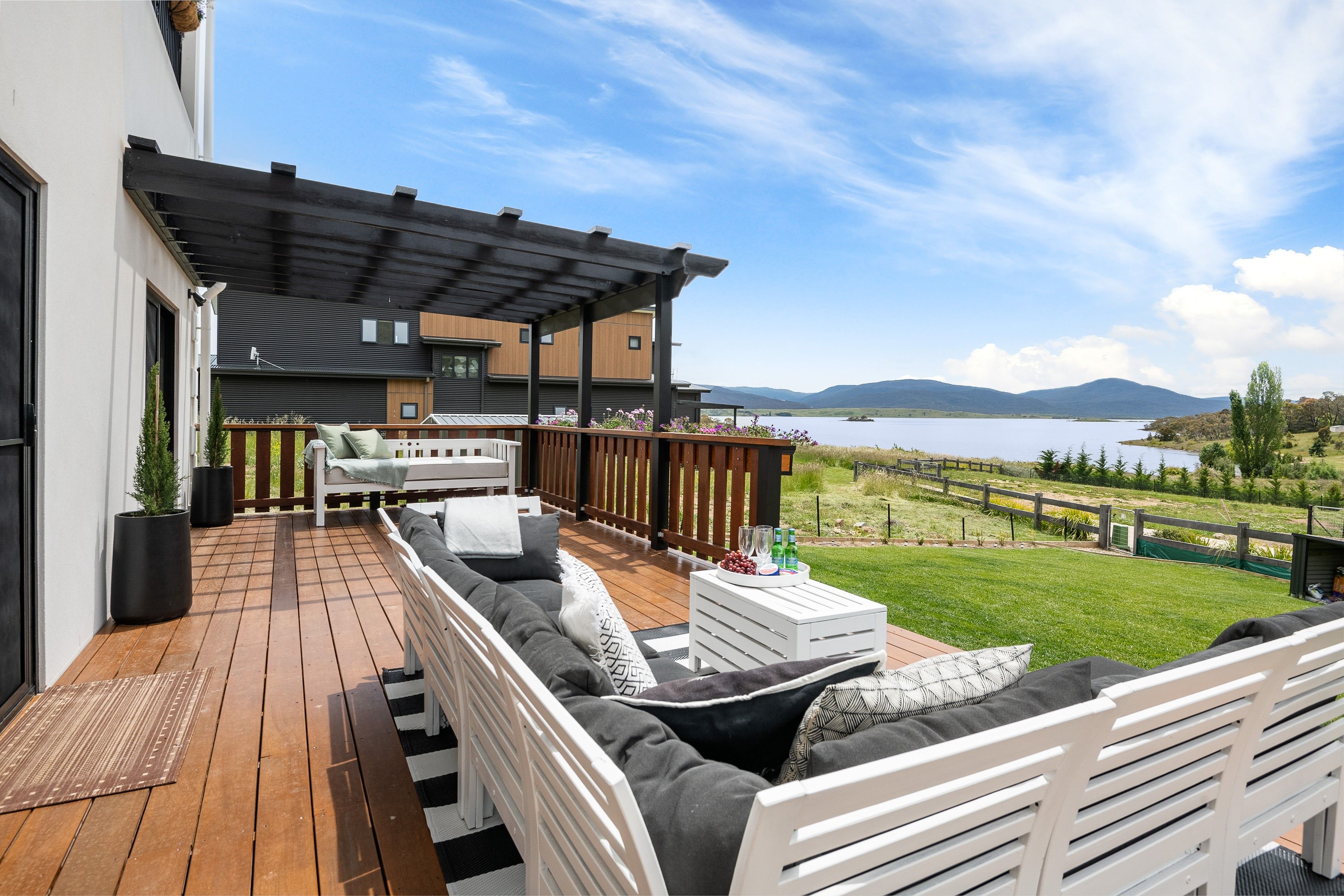 Prestige lakeside living in the Snowy Mountains