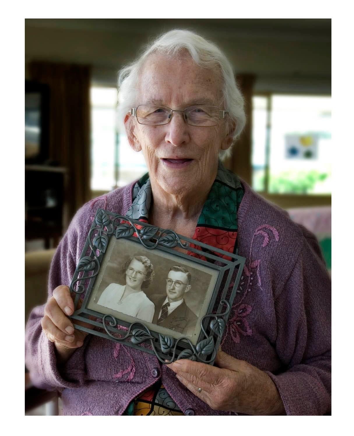 Bush family farewells matriarch Pat, 'keeper of memories'