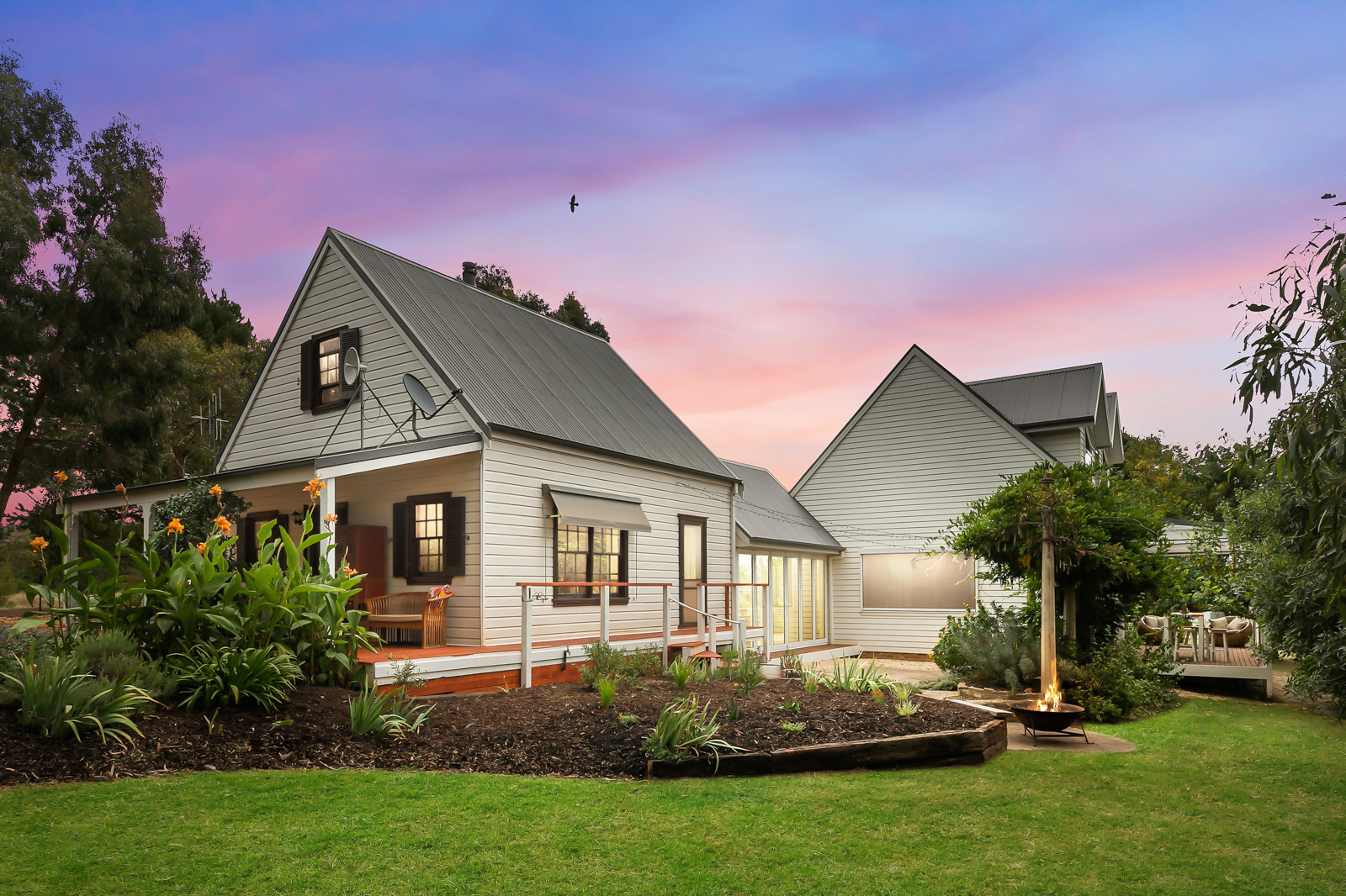 An exquisite blend of modern and classic in the heart of Gundaroo village