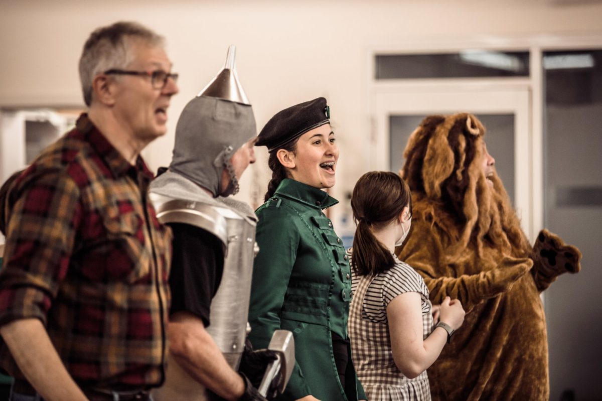 performance artists in a production of Wizard of Oz in Goulburn