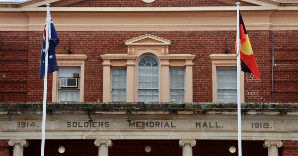 Aboriginal flag safe to fly at Yass Soldiers Memorial Hall ... for now