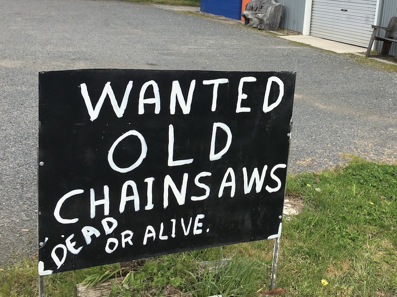 sign about chainsaws