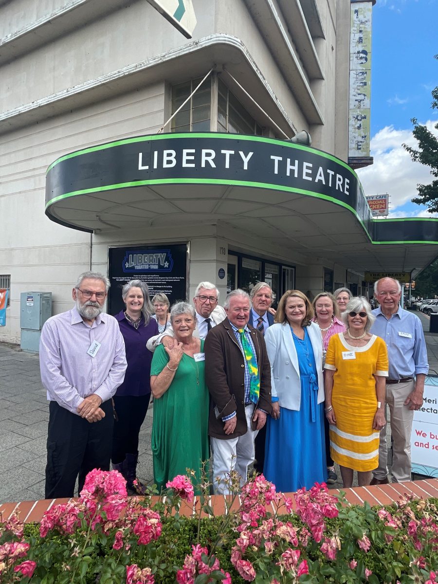 11 people outside Liberty Theatre Yass.