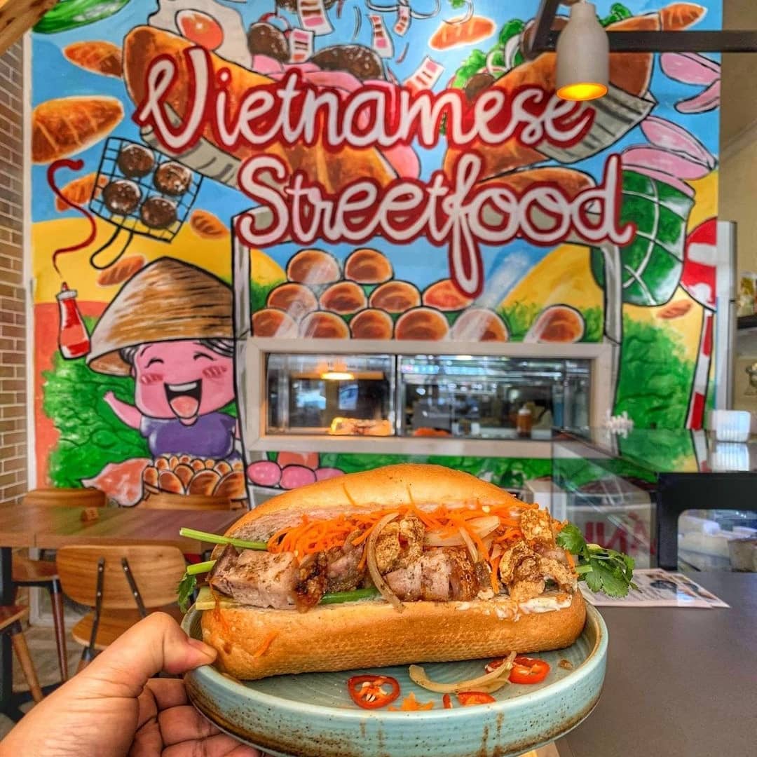 'Vietnamese Streetfood' sign