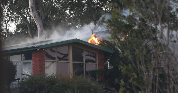 UPDATE: No one injured in weekend fire at Batemans Bay hotel as part of structure caves in