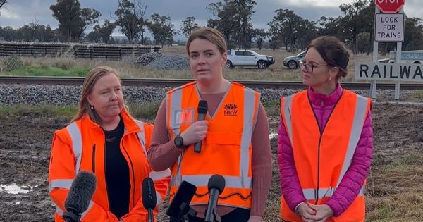 Warning lights usher in new safety measures at notorious Bribbaree level crossing