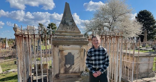 Long search for historic grave ends in seconds thanks to new website (and a freakishly timely meeting)