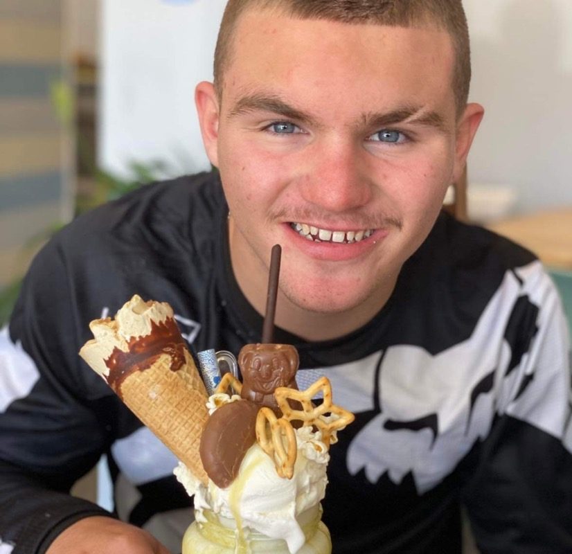 boy with icecream