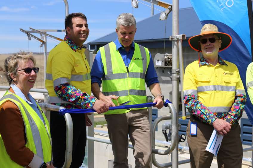 Monaro MP Steve Whan cuts the ribbon on Adaminaby's new sewerage plant.