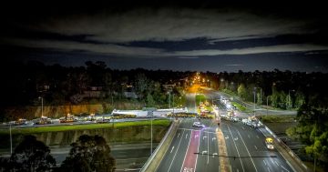 Motorists warned of traffic delays as superload carrying Australia's largest battery project passes through the region