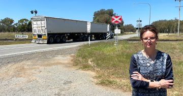 Level crossing upgrade behind schedule but Labor promises not to repeat 'mistakes' of Nationals